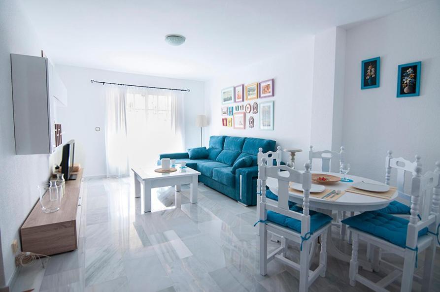 Luminoso Y Fresco Apartamento En 2ª Linea De Playa فوينخيرولا المظهر الخارجي الصورة
