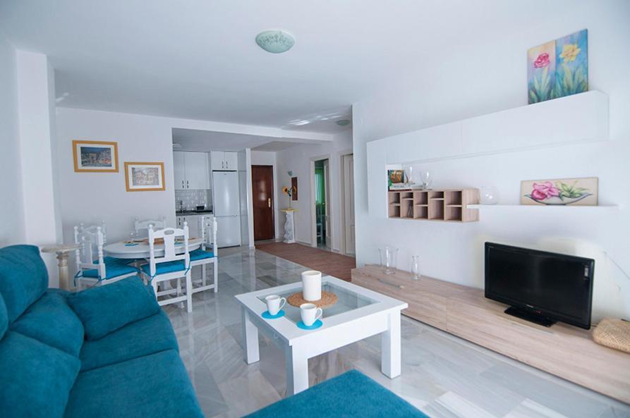 Luminoso Y Fresco Apartamento En 2ª Linea De Playa فوينخيرولا المظهر الخارجي الصورة