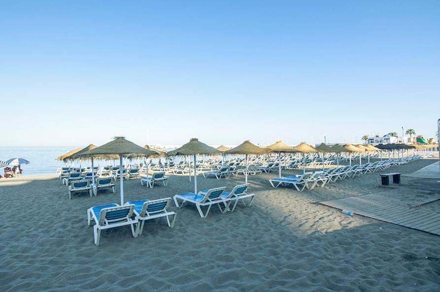 Luminoso Y Fresco Apartamento En 2ª Linea De Playa فوينخيرولا المظهر الخارجي الصورة