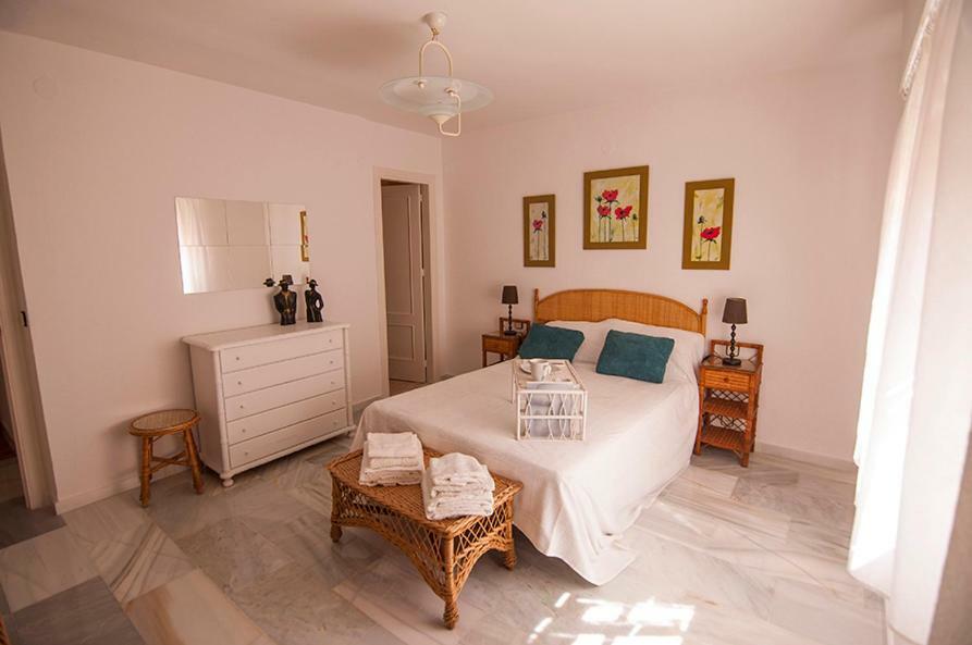 Luminoso Y Fresco Apartamento En 2ª Linea De Playa فوينخيرولا المظهر الخارجي الصورة
